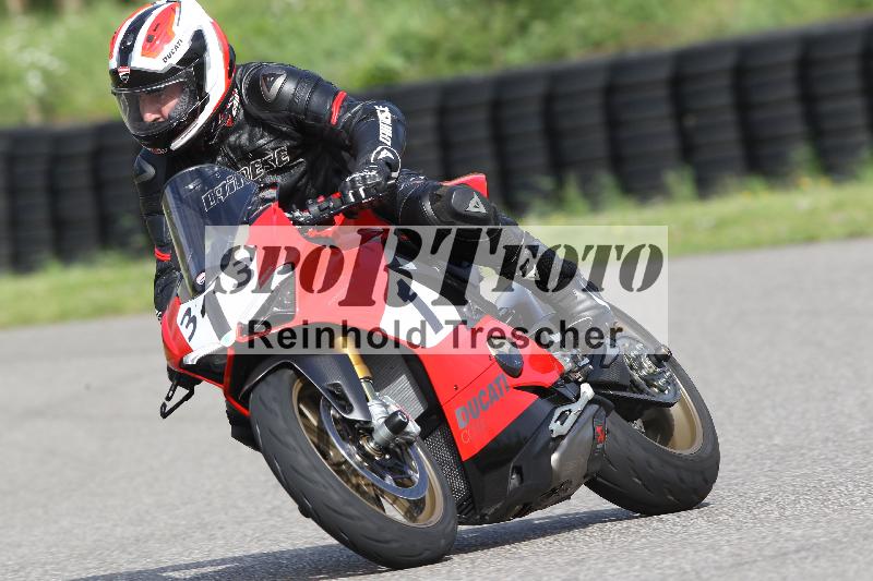 /Archiv-2025/10 23.04.2025 Cornu Master School ADR/gruen-vert/313